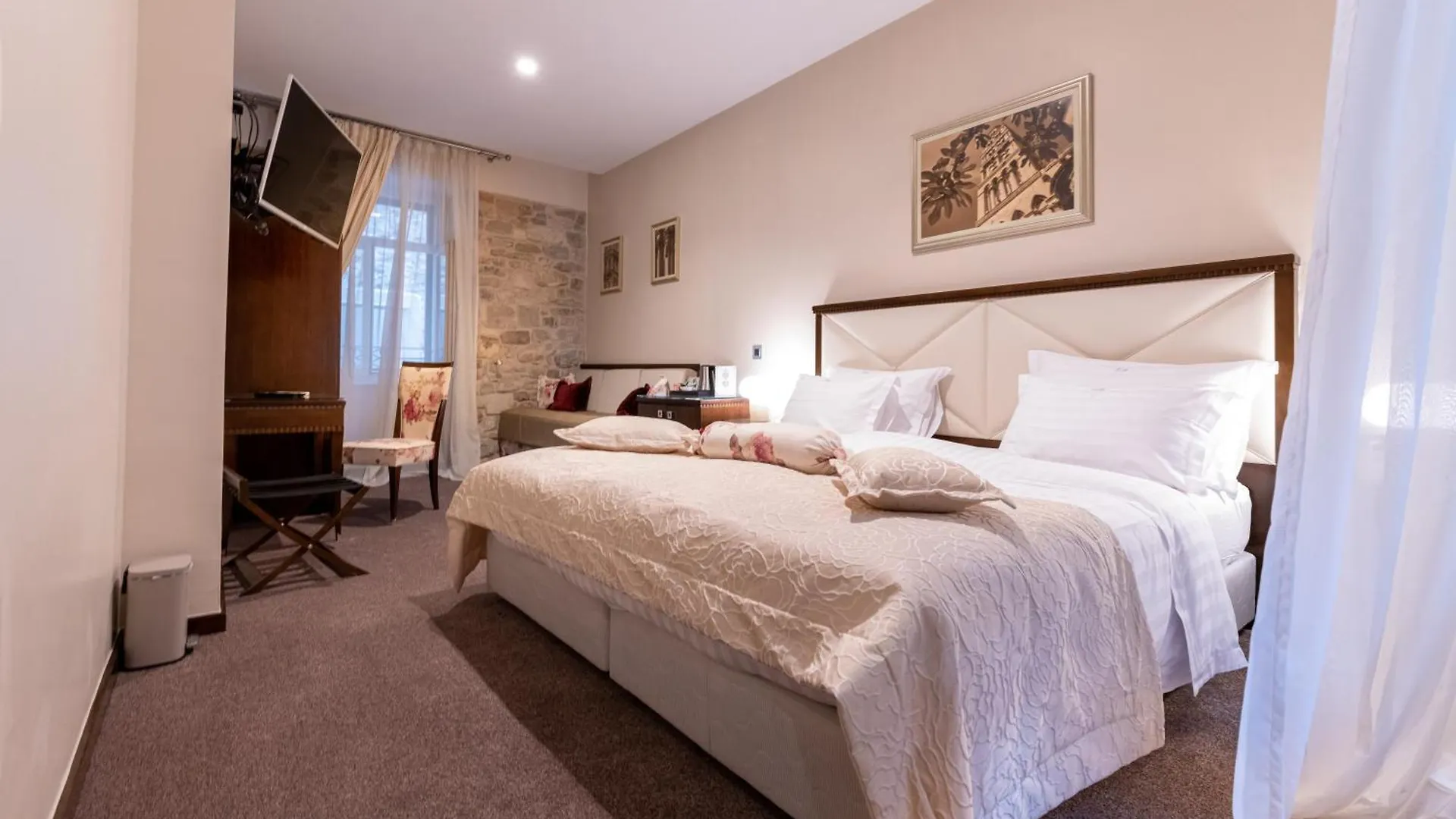 Heritage Hotel Antique Split 4*,
