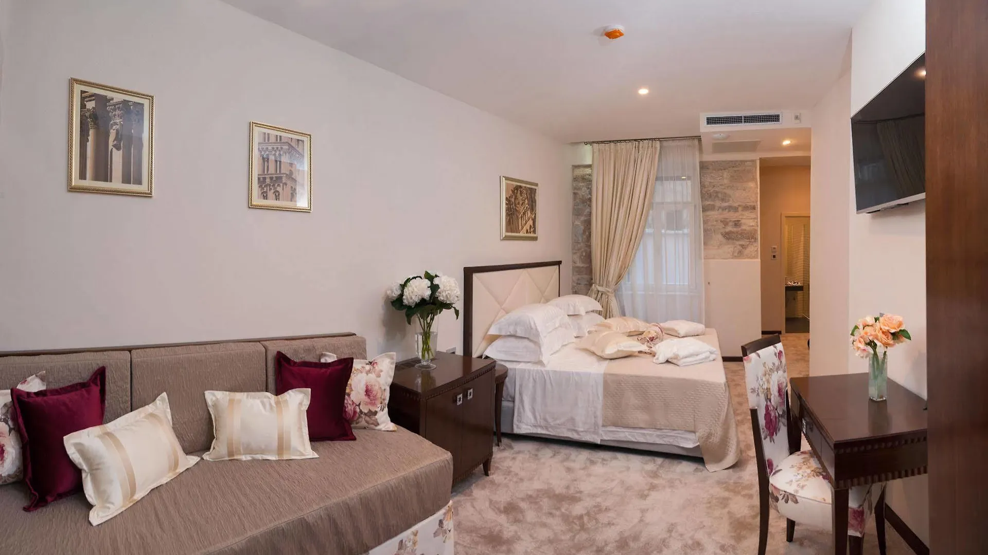 Heritage Hotel Antique Split 4*,